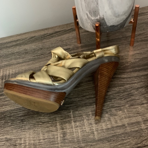 Stunning Michael Kors shoes in Gold - size 8 - Picture 4 of 5